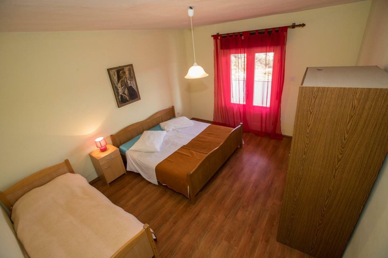 Apartments Renata Kampor Bagian luar foto